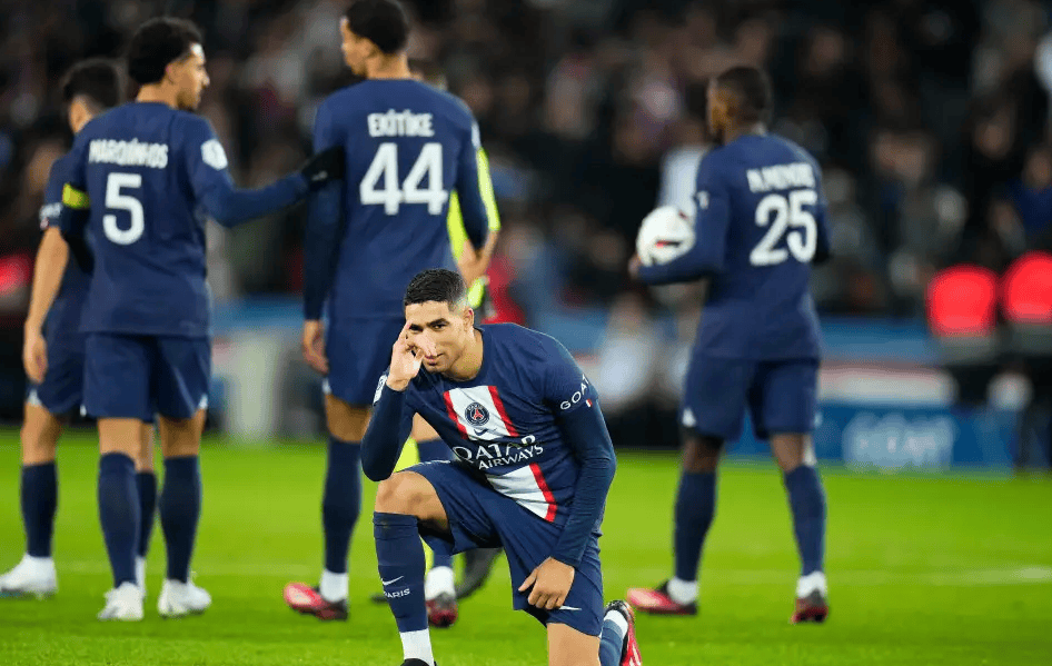 开云体育-出色防守引发热议！，浓眉哥在巴黎圣日耳曼比赛中夺冠气势如虹延续的简单介绍