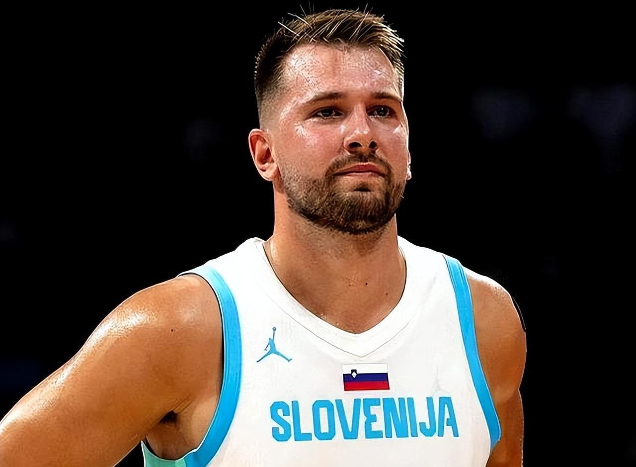 开云-东契奇在美国队比赛中高光表现，关键助攻引发热议！的简单介绍