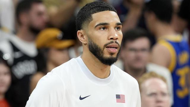 Kaiyun-塔图姆在塞尔维亚队比赛中出色防守，战术调整引发热议！的简单介绍